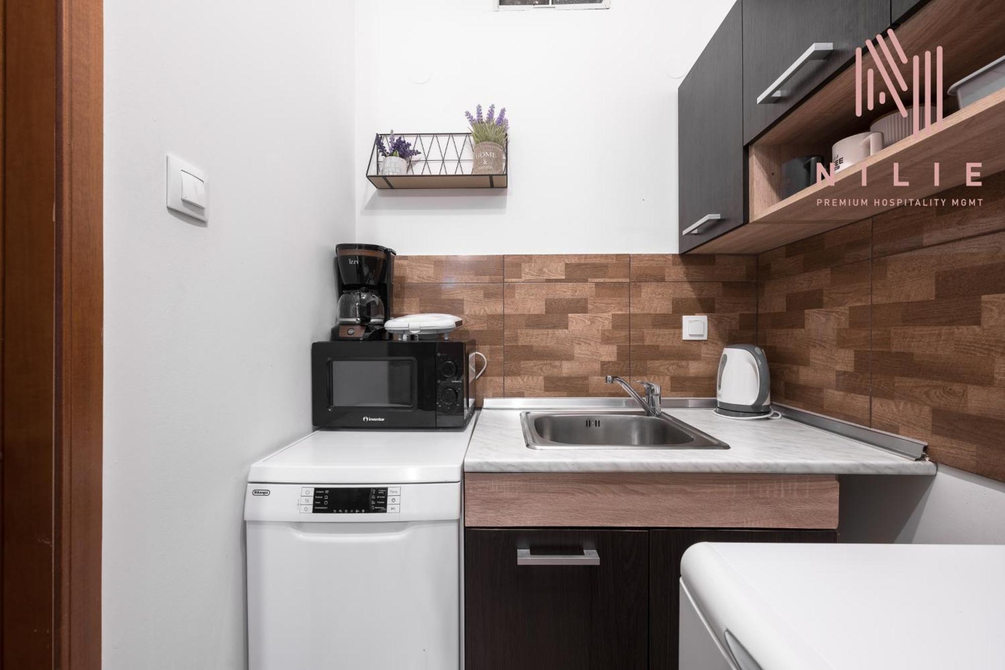 Iris Center Apartment *